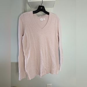 Gap v-neck sweater size medium